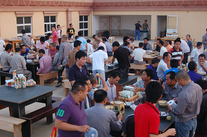 赴安哥拉劳务人员聚餐