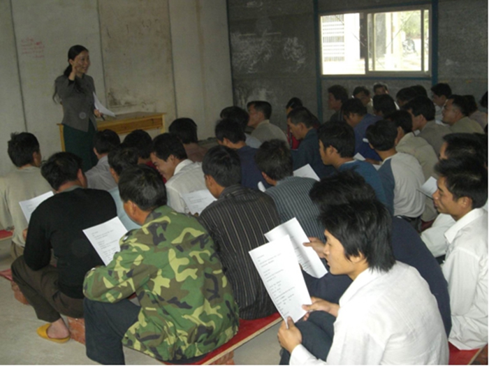 外派劳务人员在培训越南语