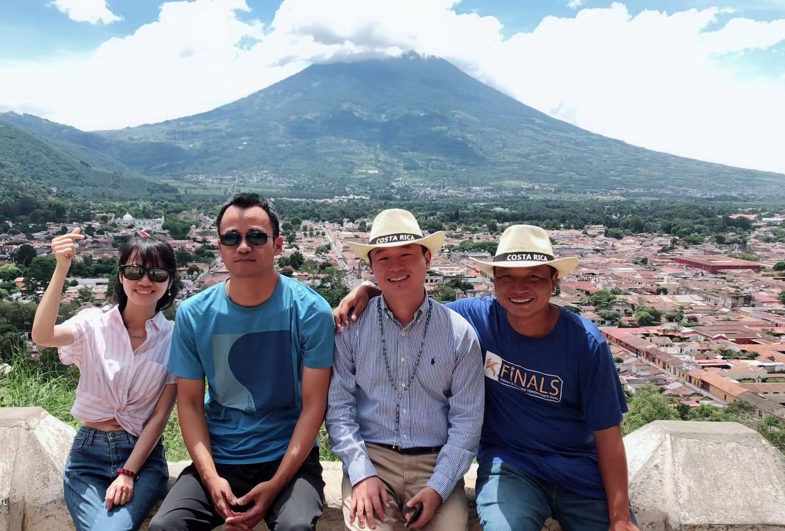 出纳人员卢小姐（驻危地马拉）